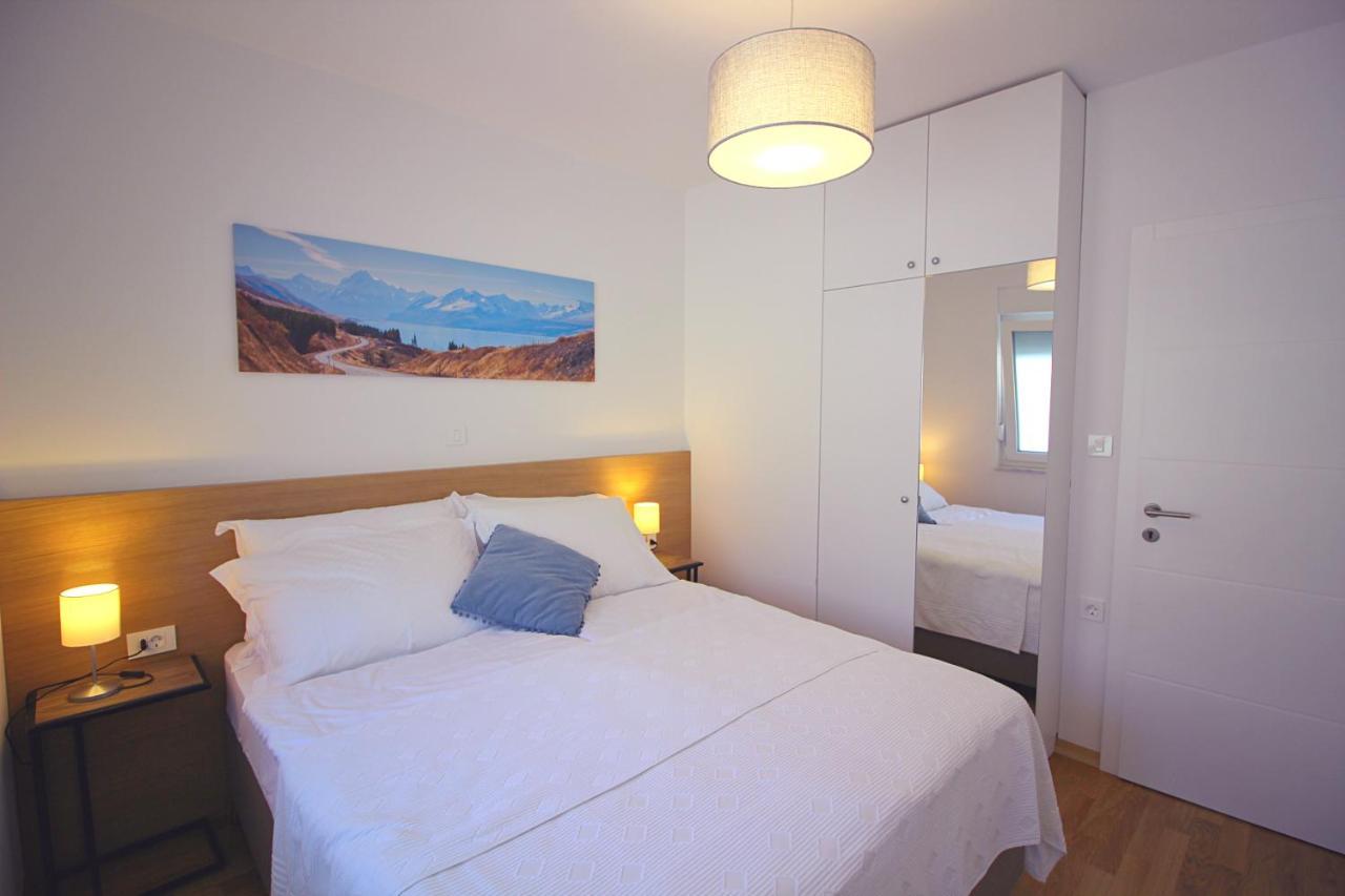 Sun Apartments Primošten Eksteriør bilde