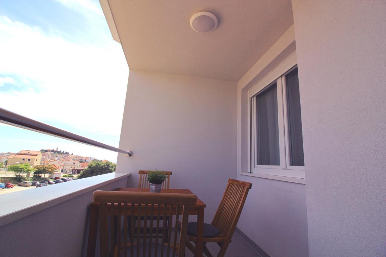 Sun Apartments Primošten Eksteriør bilde