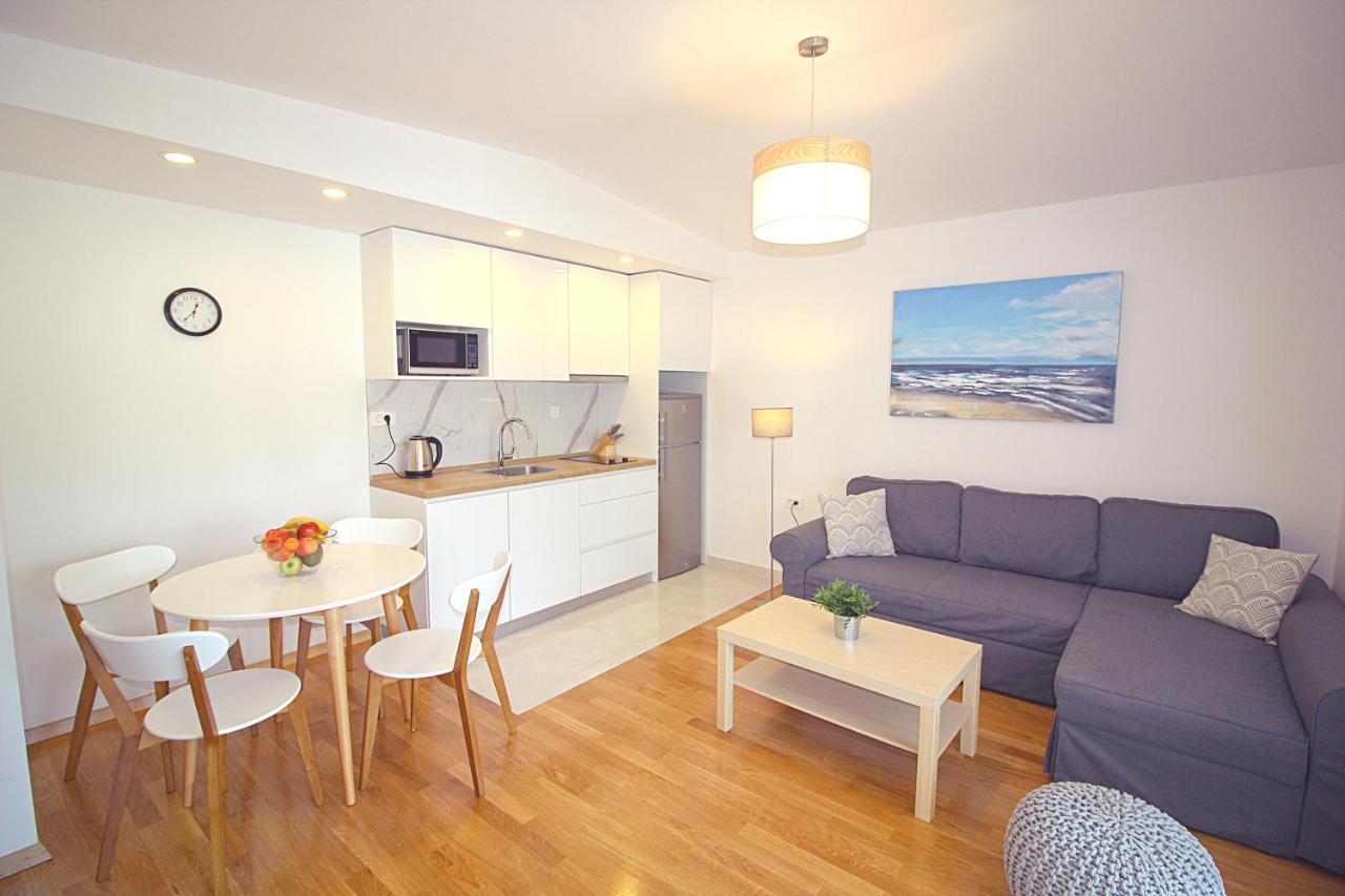 Sun Apartments Primošten Eksteriør bilde