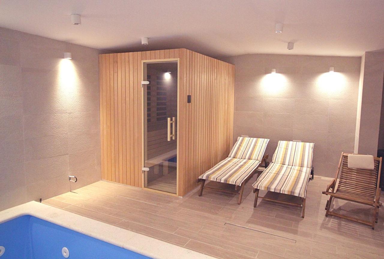 Sun Apartments Primošten Eksteriør bilde