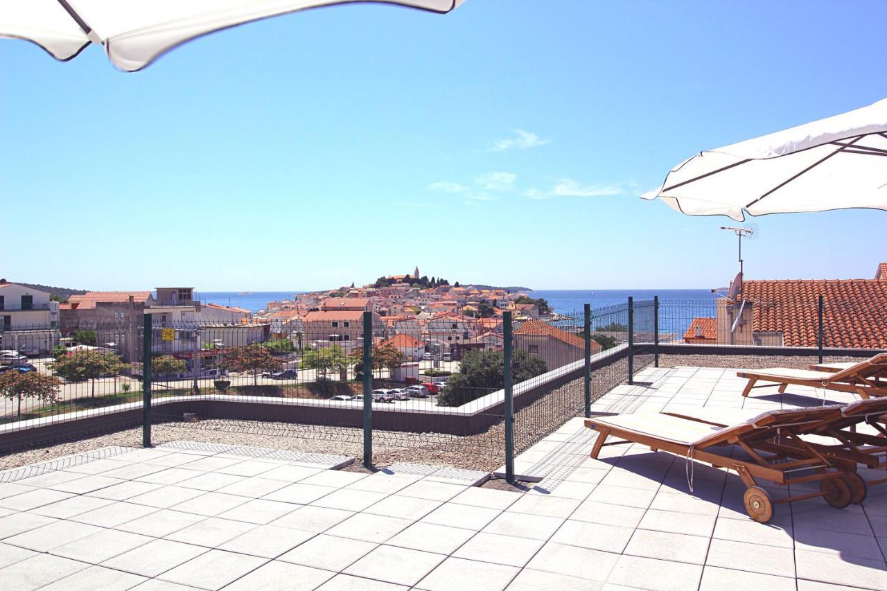Sun Apartments Primošten Eksteriør bilde