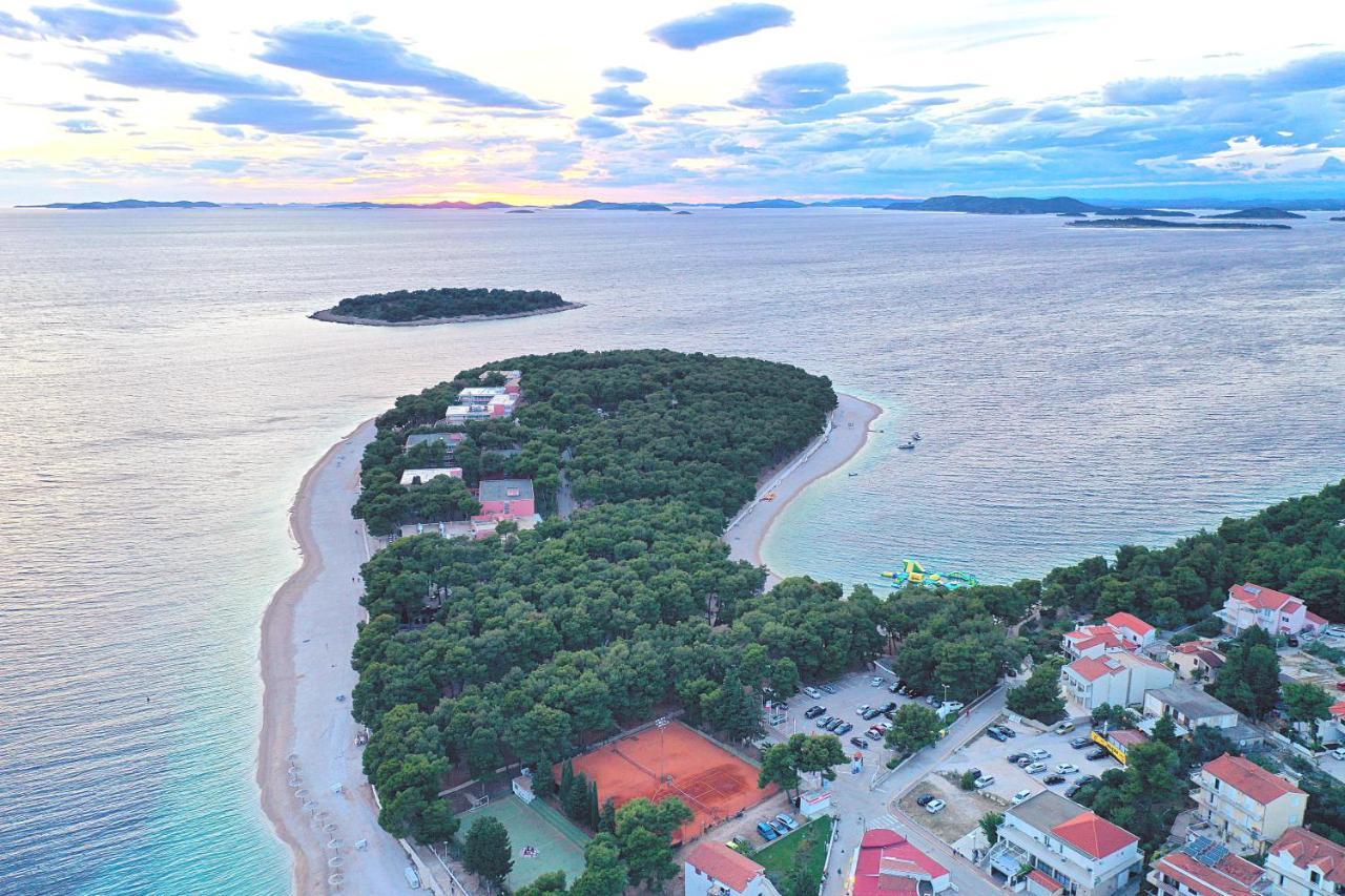 Sun Apartments Primošten Eksteriør bilde